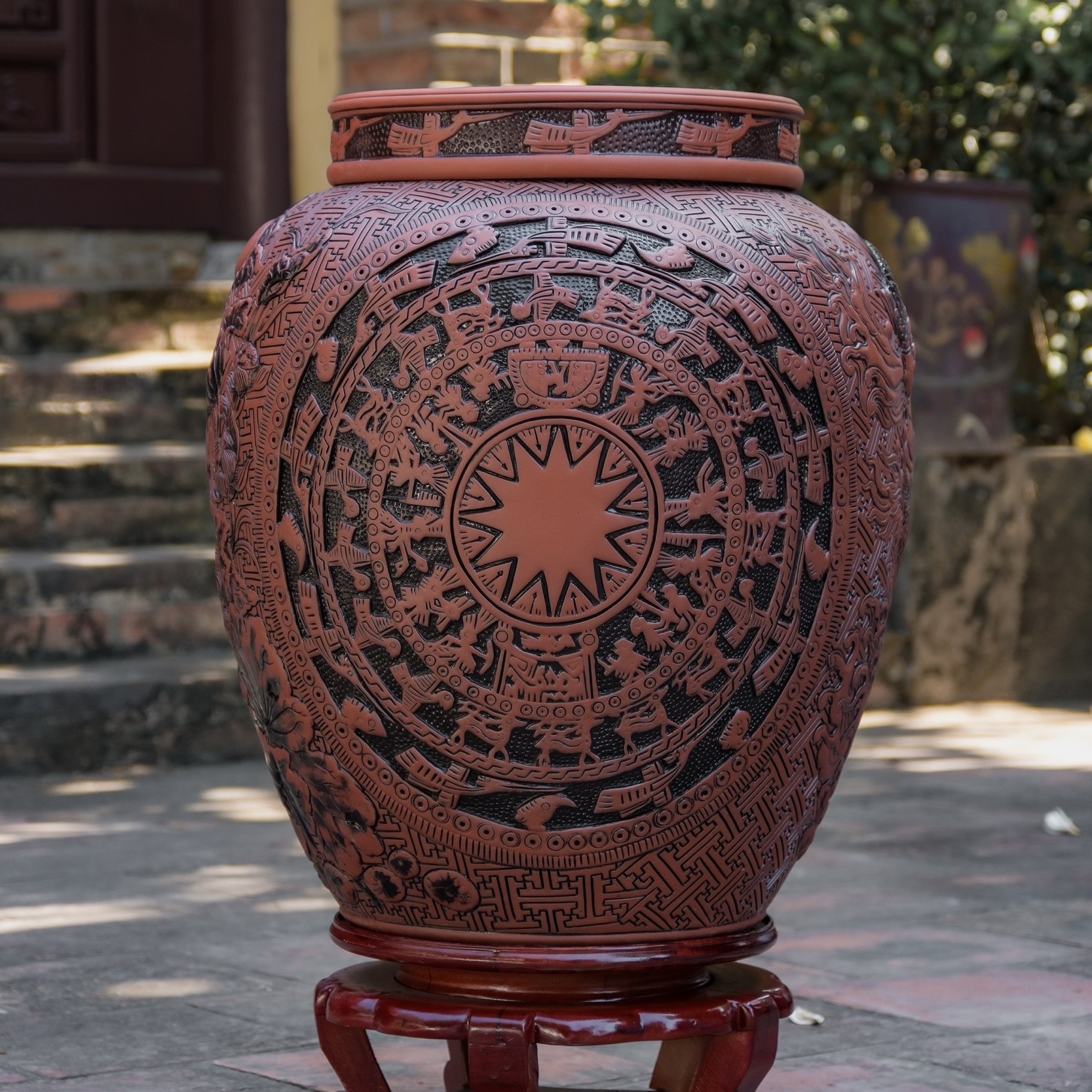 Ý nghĩa họa tiết Trống Đồng Đông Sơn trên sản phẩm Gốm Sứ